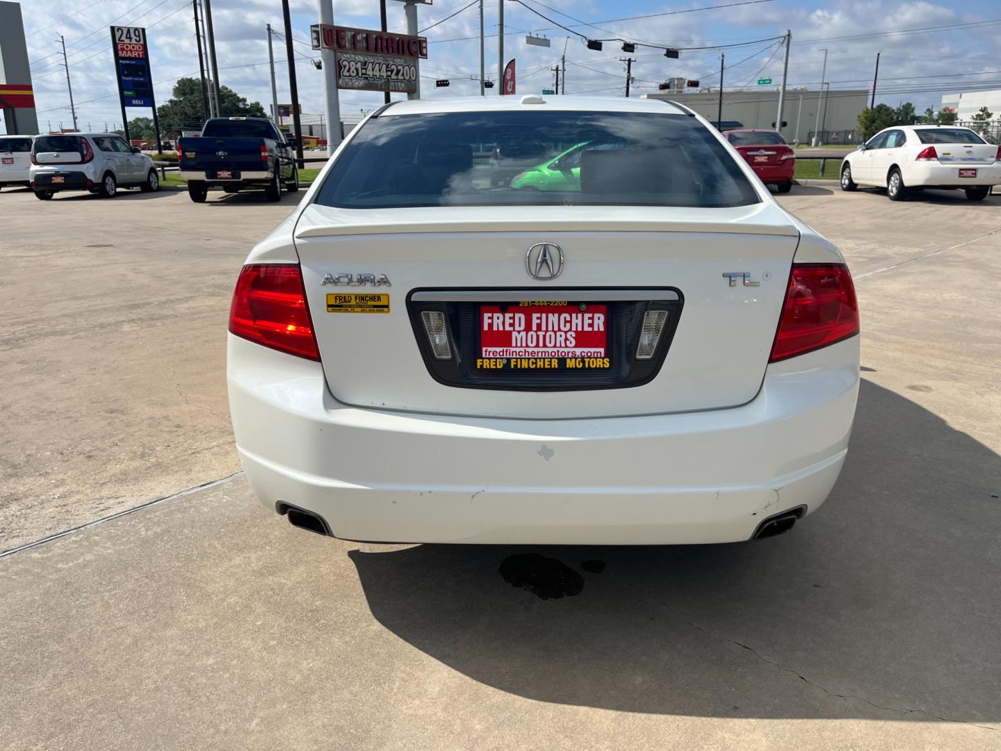 2006 white /TAN Acura TL 5-Speed AT (19UUA66206A) with an 3.2L V6 SOHC 24V engine, 5-Speed Automatic Overdrive transmission, located at 14700 Tomball Parkway 249, Houston, TX, 77086, (281) 444-2200, 29.928619, -95.504074 - Photo#5